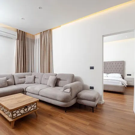 Newborn 4 Apartman
